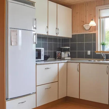 بيت للعطل Three-bedroom Holiday In *